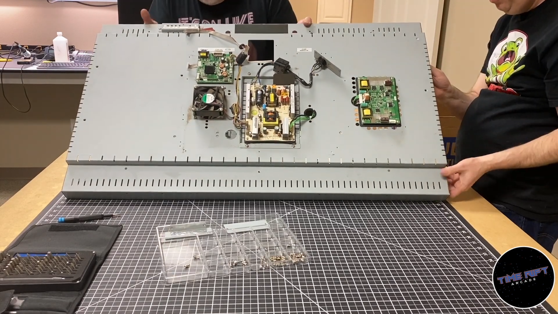 LCD Arcade Monitor Repair Makvision by Wei-Ya MT42W-267C3 removing back cover