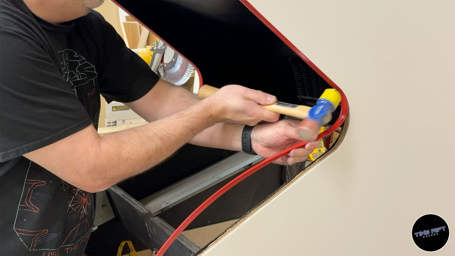 Red T-Molding on Mappy